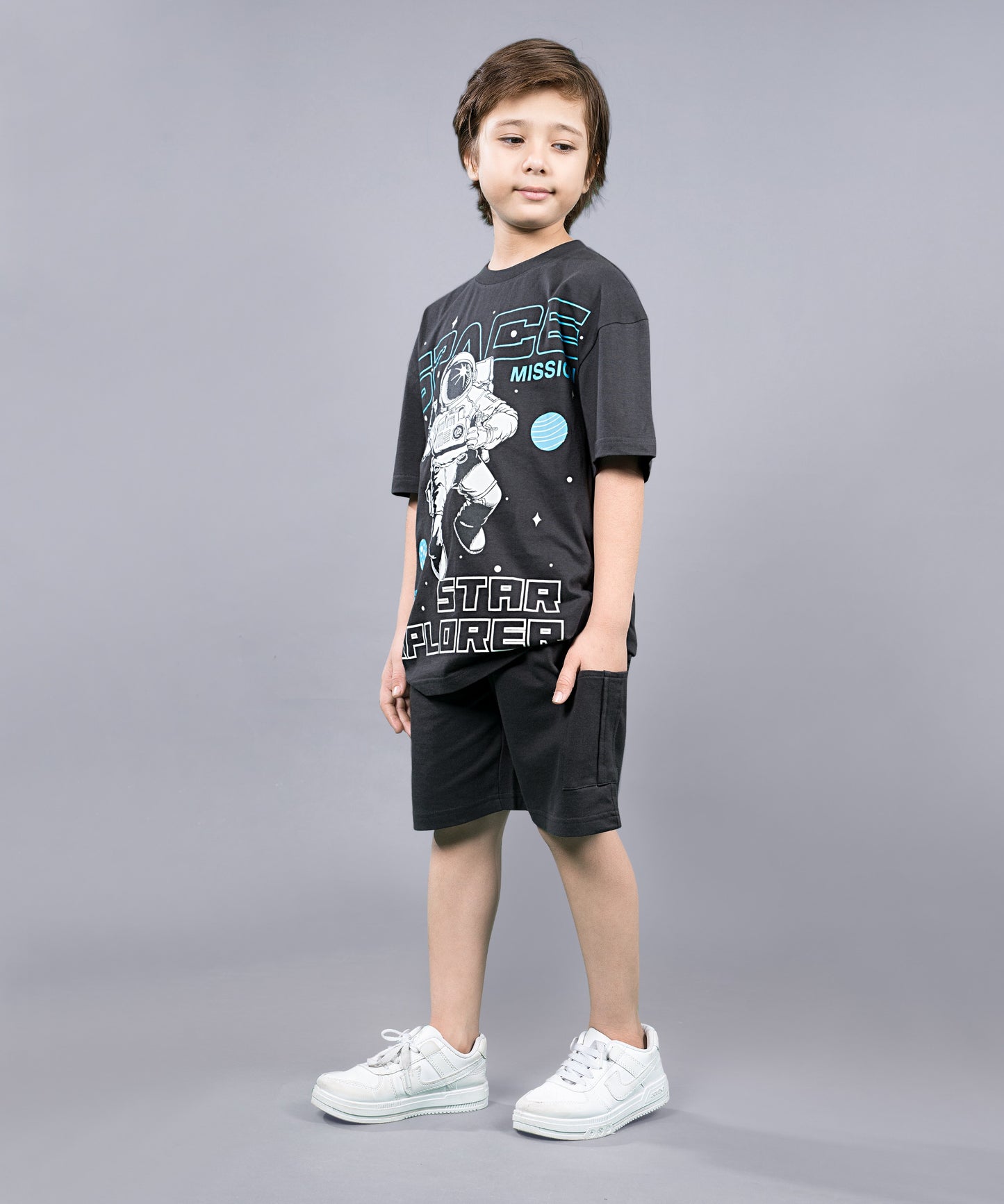 Boys Trendy Oversized T-Shirt & Cargo Shorts Set