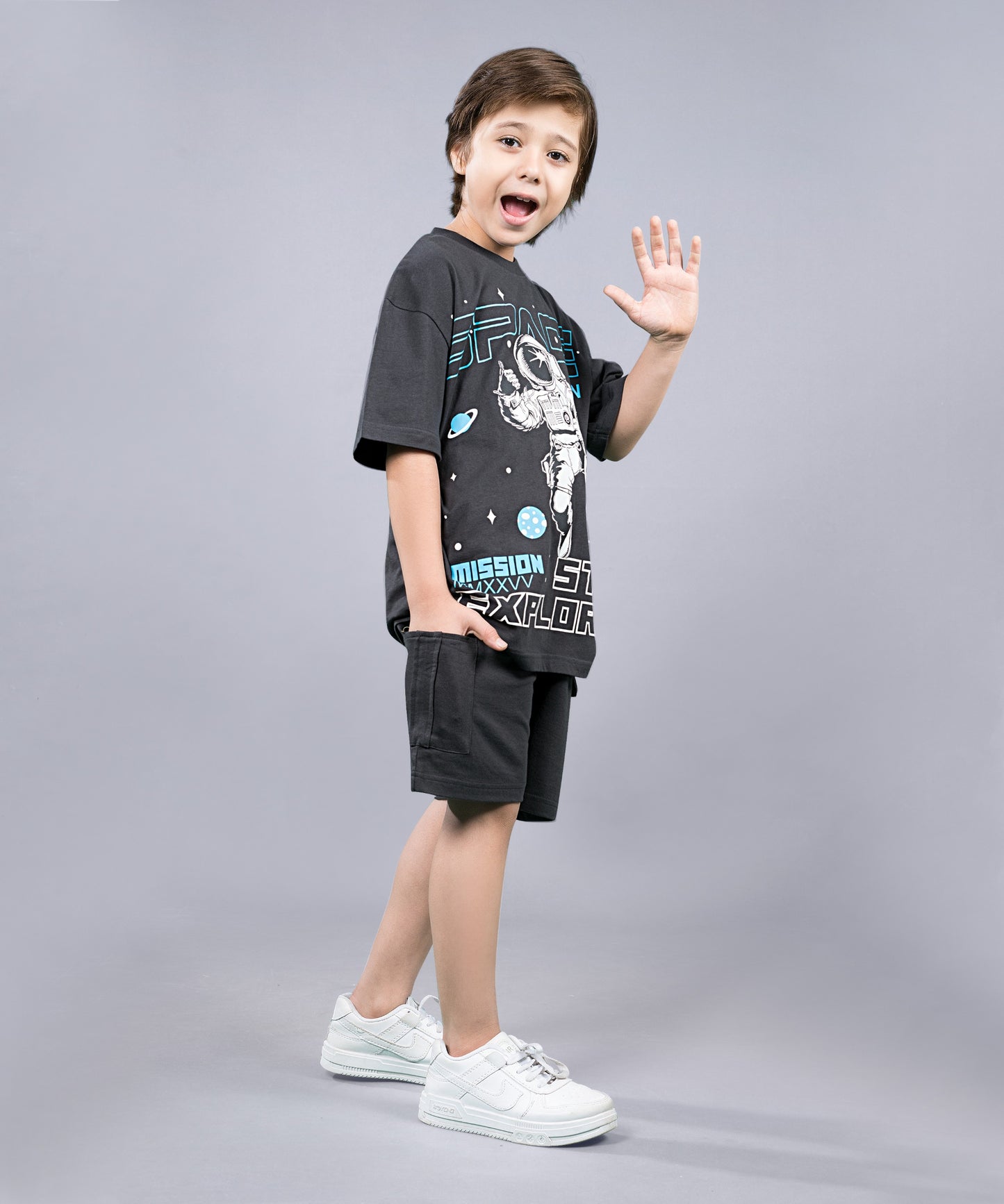 Boys Trendy Oversized T-Shirt & Cargo Shorts Set